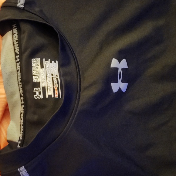 Mens Under Armour compression tank. - Picture 2 of 6